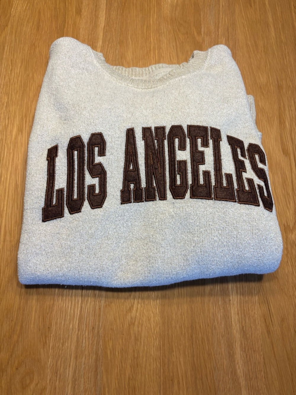 Men's Crewneck Sweater Los Angeles - Light Gray with Brown Appliqué